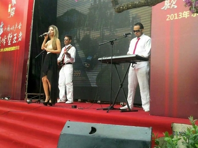 中外音乐交融的舞台 乐队、乐器、演出与经纪人的多元协奏